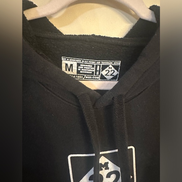M22 Cropped Hoodie - Picture 2 of 3